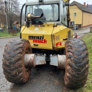 foto MenziMuck A71 mobil bagr kráčivka 9t pavouk rypadlo